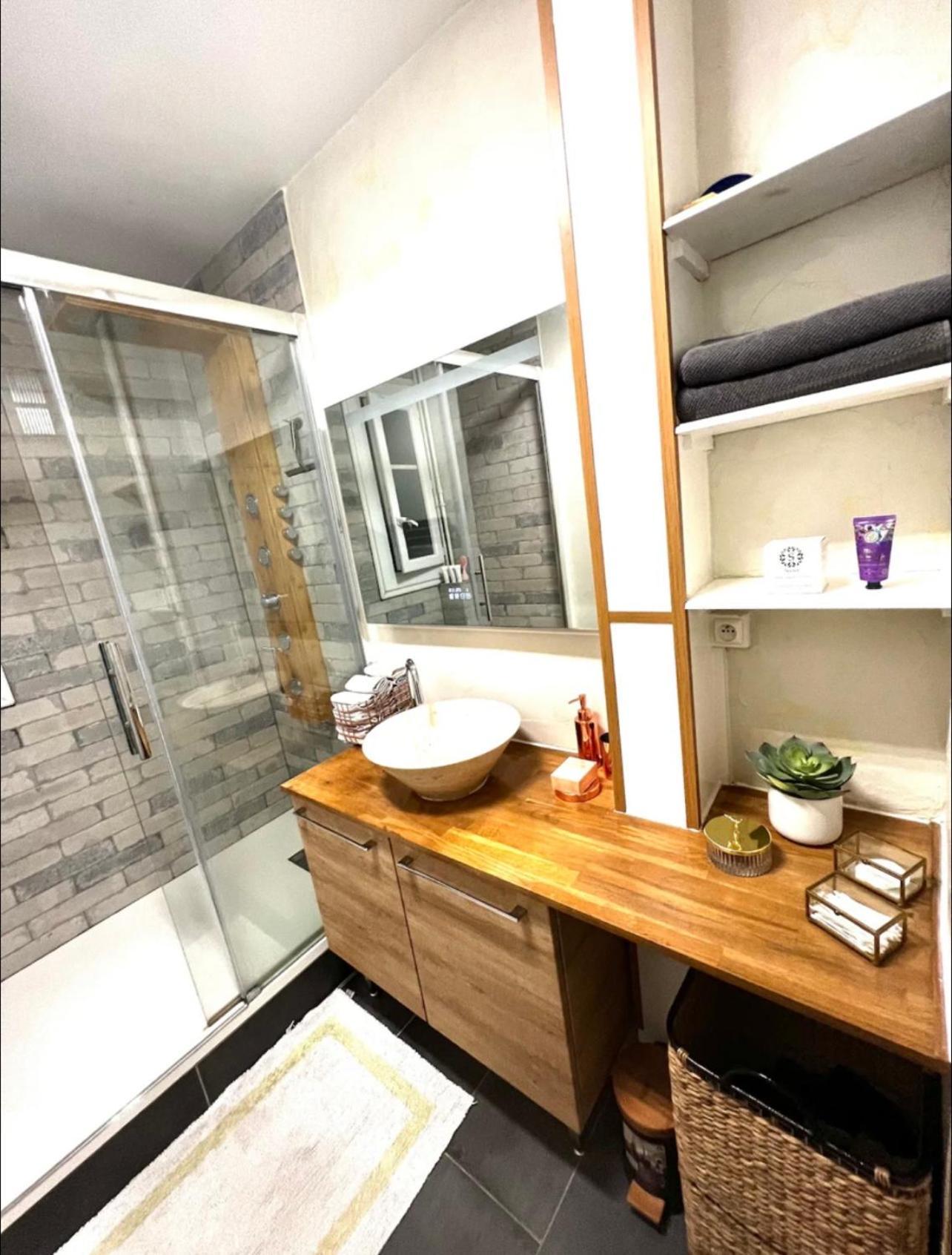 Modern 2 Bedroom Apartment Near Paris Metro, Giant Flat Screen Tv 85 Inches, Balcony, Free Parking Ivry-sur-Seine Ngoại thất bức ảnh