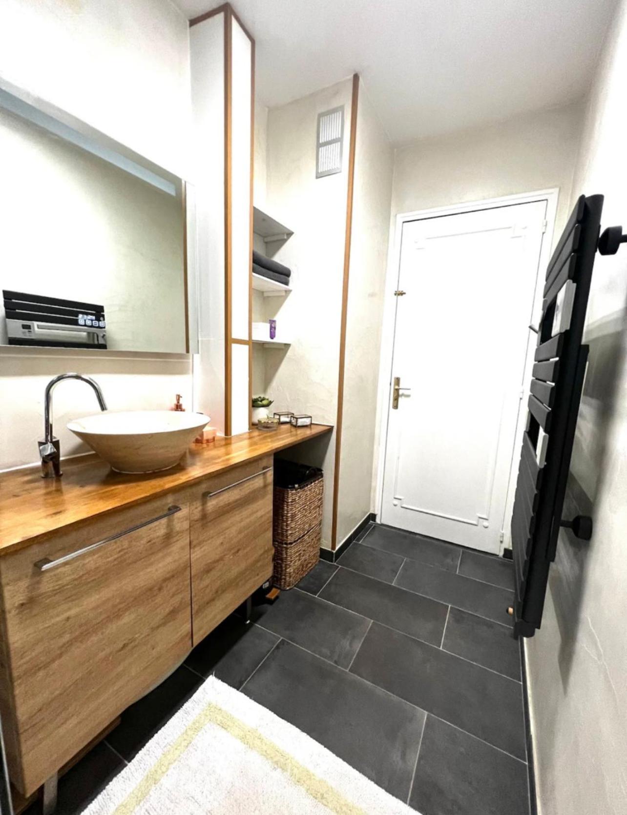Modern 2 Bedroom Apartment Near Paris Metro, Giant Flat Screen Tv 85 Inches, Balcony, Free Parking Ivry-sur-Seine Ngoại thất bức ảnh